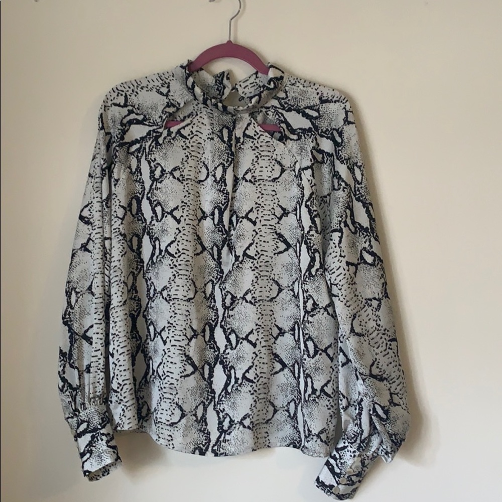 Animal printed key hole blouse